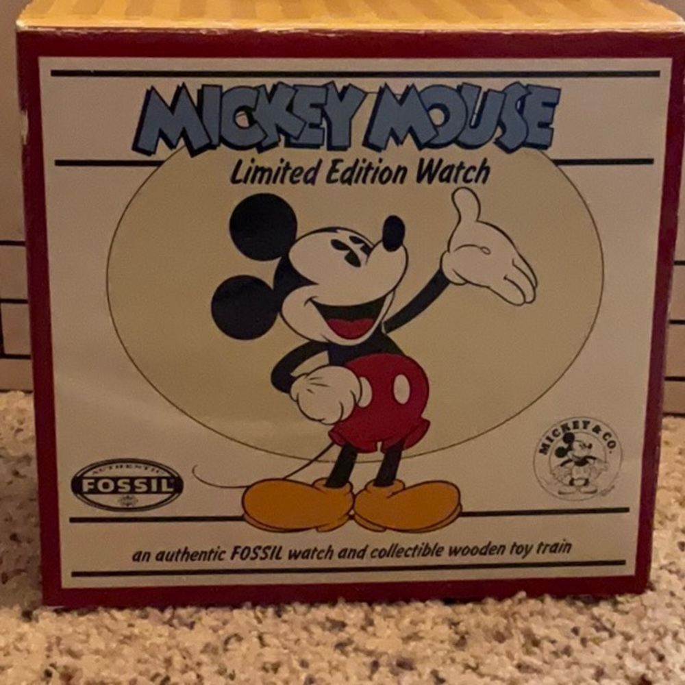 Disney collectors  Mickey Mouse watch and wood toy - Picture 6 of 6